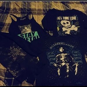 Set of 4, older Hot Topic merchandise